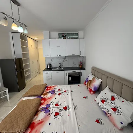 Shores Apartment *