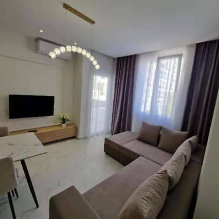 Apartment Shores