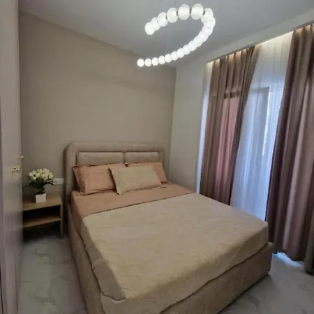 Shores Apartment *