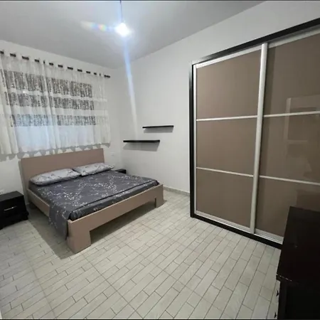 Shores Apartment *