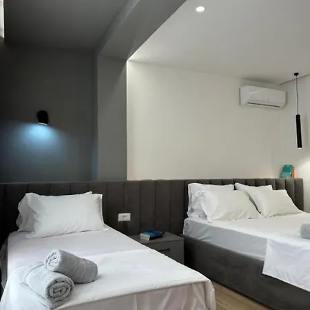 Shores Apartment *