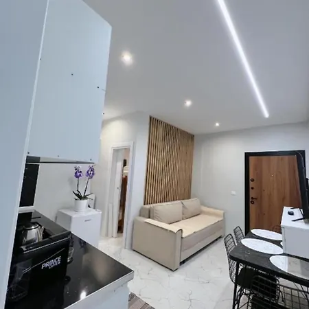 Apartment Shores