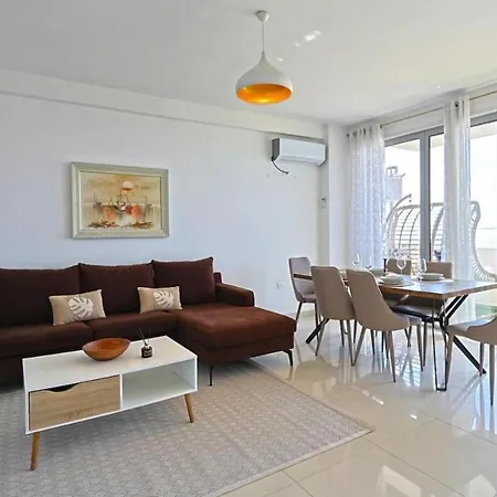 Apartment Shores